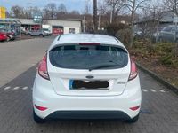 Gebraucht Ford Fiesta Titanium 82 PS (60 kW) 2015 Weiß Kleinwagen