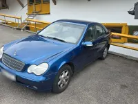 Gebraucht Mercedes C180 143 PS (105 kW) 2003 Blau Limousine