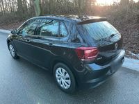 Gebraucht VW Polo Comfortline 80 PS (58 kW) 2019 Schwarz Limousine