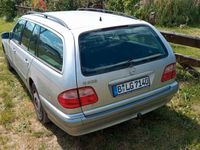 Gebraucht Mercedes E200 Classic 163 PS (119 kW) 2002 Silber Kombi