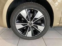Gebraucht Mercedes V300 237 PS (174 kW) 2025 Gold Van / Kleinbus