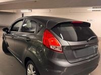 Gebraucht Ford Fiesta Celebration 80 PS (58 kW) 2017 Grau Kleinwagen
