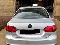 Gebraucht VW Jetta 105 PS (77 kW) 2012 Silber Limousine
