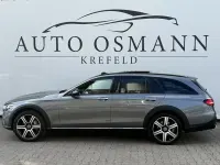 Używany Mercedes E400 Night 330 KM (242 kW) 2022 Szary Sedan/Limuzyna