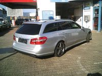 Gebraucht Mercedes E350 265 PS (194 kW) 2011 Iridiumsilber  metalliclack Kombi