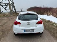 Gebraucht Opel Astra 87 PS (63 kW) 2011 Weiß Limousine