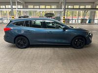 Gebraucht Ford Focus Cool & Connect 120 PS (88 kW) 2021 Blau Limousine