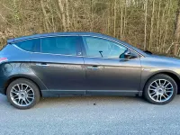 Usata Lancia Delta 120 CV (88 kW) 2012 Grigio Utilitaria