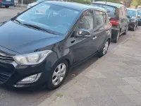 Gebraucht Hyundai i20 75 PS (55 kW) 2013 Schwarz Kleinwagen