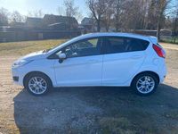Gebraucht Ford Fiesta Trend 80 PS (58 kW) 2017 Weiß Kleinwagen