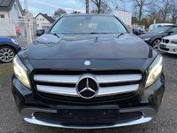 Gebraucht Mercedes GLA200 Urban 156 PS (114 kW) 2016 Kosmosschwarz  metalliclack (metallic) SUV