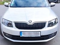 gebraucht Skoda Octavia 1.4 TSI DSG Elegance 1 Hand Bi-Xenon