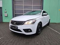 Gebraucht Kia Ceed Vision 90 PS (66 kW) 2012 Weiß Kleinwagen