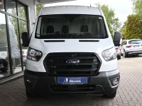 Gebraucht Ford Transit Trend 131 PS (96 kW) 2023 Weiß Van / Kleinbus