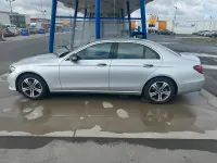 Używany Mercedes E200 184 KM (135 kW) 2018 Srebrny Sedan/Limuzyna