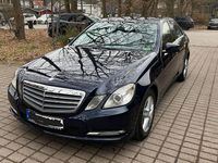 Gebraucht Mercedes E200 136 PS (100 kW) 2012 Blau Limousine