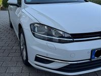 Gebraucht VW Golf VII Comfortline 116 PS (85 kW) 2019 Weiß Limousine