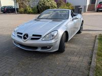 Second-hand Mercedes SLK200 163 CP (119 kW) 2007 Argintiu Cabrio