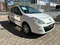 Gebraucht Renault Clio III 75 PS (55 kW) 2012 Weiß Kleinwagen