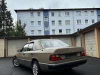 Gebraucht Mercedes 200 75 PS (55 kW) 1991 Beige Limousine