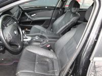 Gebraucht BMW 523 Exclusive 190 PS (139 kW) 2008 Schwarz Kombi