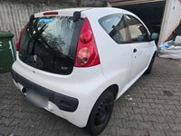 Gebraucht Peugeot 107 68 PS (50 kW) 2009 Weiß Kleinwagen