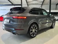 Gebraucht Porsche Cayenne E-Hybrid 462 PS (339 kW) 2022 Quarzitgrau SUV