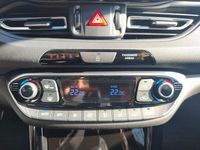 Neu Hyundai i30 N Line 140 PS (102 kW) 2025 Grün Limousine