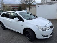 Gebraucht Opel Astra Selection 101 PS (74 kW) 2011 Weiß Kombi