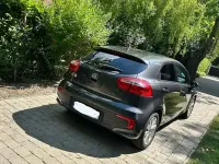 Gebraucht Kia Rio Attract 84 PS (61 kW) 2015 Grau Limousine