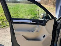 Gebraucht VW Touareg 204 PS (150 kW) 2015 Grau SUV