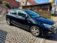 Gebraucht Opel Astra Selection 140 PS (102 kW) 2015 Schwarz Limousine