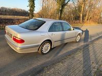 Gebraucht Mercedes E200 116 PS (85 kW) 2000 Silber Limousine