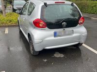 Gebraucht Toyota Aygo 68 PS (50 kW) 2006 Silber Kleinwagen