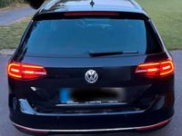 Gebraucht VW Passat Highline 150 PS (110 kW) 2015 Schwarz Kombi