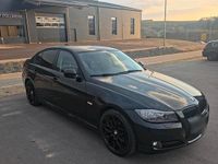 Gebraucht BMW 318 143 PS (105 kW) 2010 Schwarz Limousine