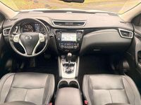Gebraucht Nissan Qashqai 131 PS (96 kW) 2016 Weiß SUV