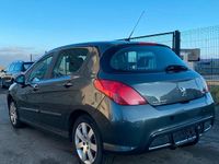 Gebraucht Peugeot 308 90 PS (66 kW) 2010 Grau Limousine