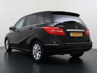 Gebraucht Mercedes B180 122 PS (89 kW) 2012 Schwarz Van / Kleinbus