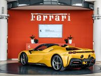 Gebraucht Ferrari SF90 999 PS (734 kW) 2023 Gelb Cabrio