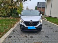 Gebraucht Renault Trafic 140 PS (102 kW) 2016 Silber Van / Kleinbus
