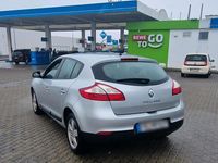 Gebraucht Renault Mégane 110 PS (80 kW) 2011 Silber Limousine