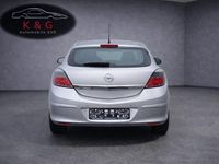 Gebraucht Opel Astra Edition 105 PS (77 kW) 2007 Silber Coupé