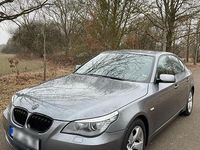 Gebraucht BMW 523 190 PS (139 kW) 2007 Grau Limousine