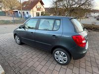 Gebraucht Skoda Fabia Active 69 PS (50 kW) 2015 Grau Limousine
