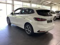 Gebraucht BMW 220 Active Tourer Luxury Line 170 PS (125 kW) 2025 Weiss Van / Kleinbus