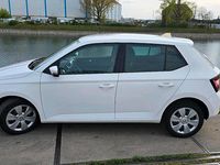 Gebraucht Skoda Fabia 60 PS (44 kW) 2015 Weiß Kleinwagen