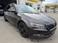 Usado Skoda Superb Style 190 HP (139 kW) 2016 Castanho Carrinha