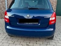 Gebraucht Skoda Fabia 60 PS (44 kW) 2013 Blau Kleinwagen