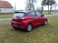 Gebraucht Hyundai i10 Select 67 PS (49 kW) 2023 Rot Kleinwagen